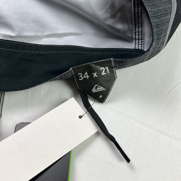 QUIKSILVER New Men 34 Everyday Stripe Vee 21" Boardshort  4-Way Stretch - Picture 9 of 9